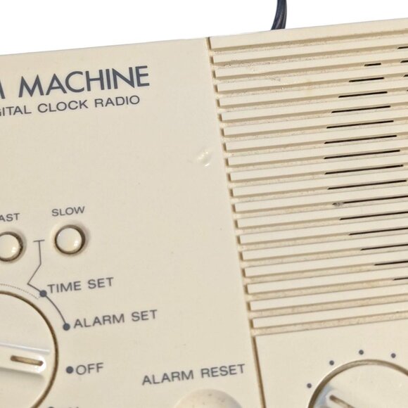 Vintage Sony Dream Machine ICF-C3W Digital Clock Radio FM/AM Beige 1980s Tested - Picture 6 of 7